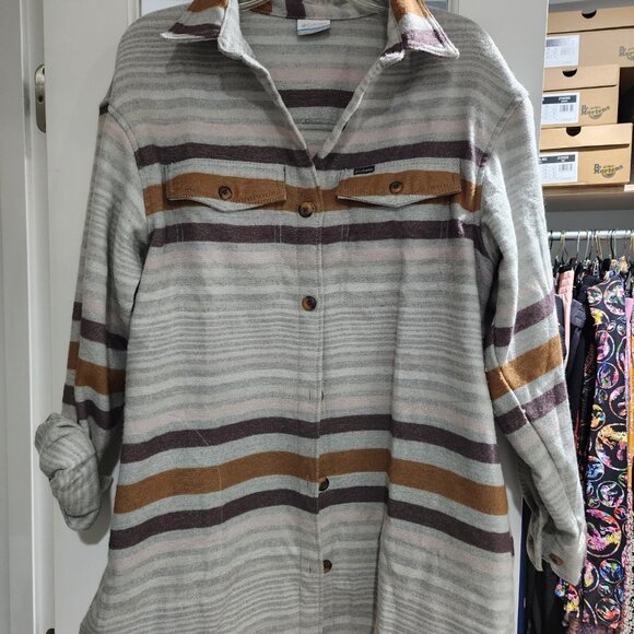 Women's Calico Basin Shirt Jacket - Picture 2 of 5